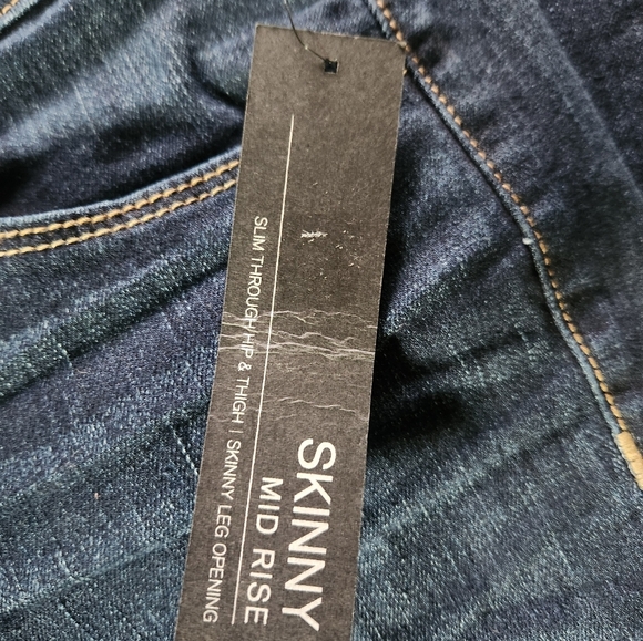 Nwt womens apt 9 skinny jeans - Picture 4 of 7
